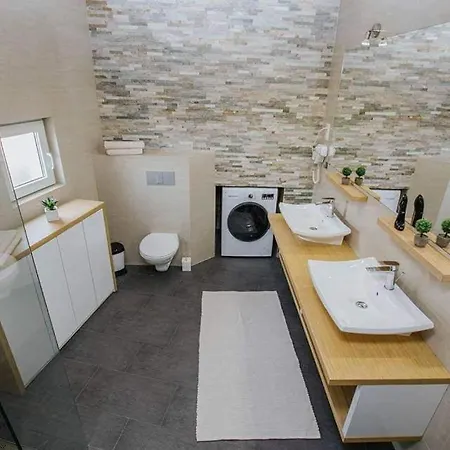 Apartment Moderan S Hidromasaznom Kadaom *