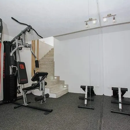 Moderan S Hidromasaznom Kadaom Appartement *