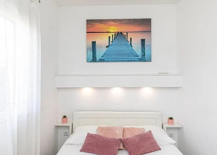 Apartment Moderan S Hidromasaznom Kadaom