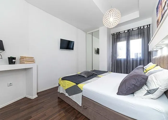 Appartement Moderan S Hidromasaznom Kadaom Trogir