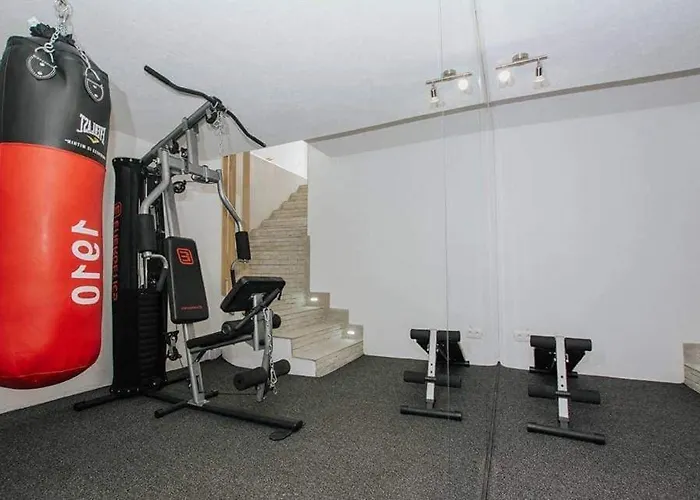 Moderan S Hidromasaznom Kadaom Appartement *